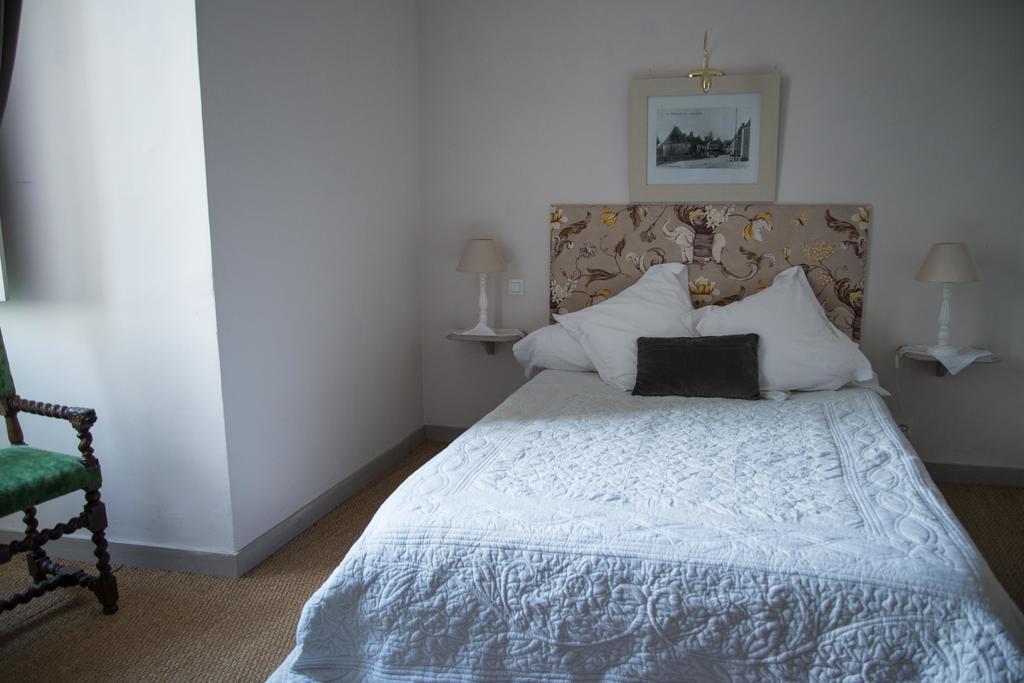 Chateau De Durtal Bed and Breakfast Esterno foto