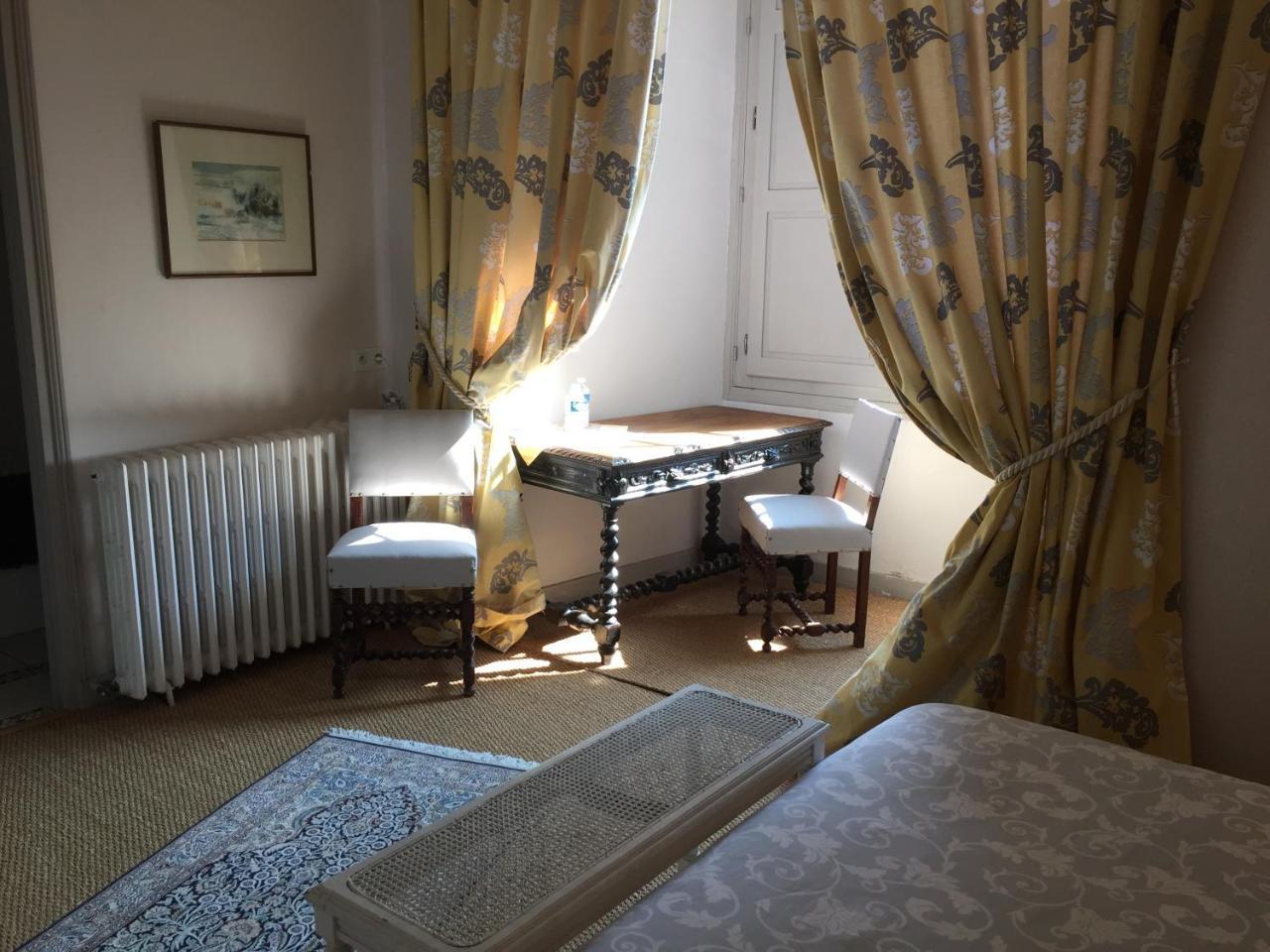 Chateau De Durtal Bed and Breakfast Esterno foto